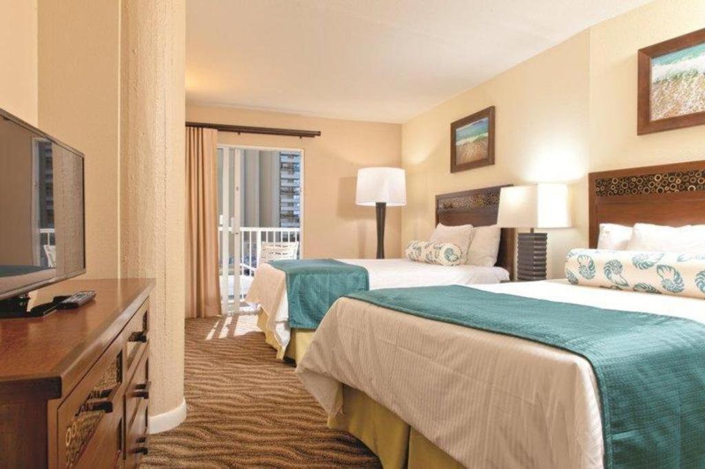 Club Wyndham At Waikiki Walk Hotel 3*