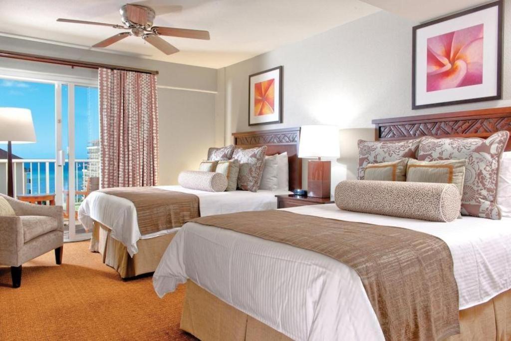 Hotel Club Wyndham At Waikiki Walk