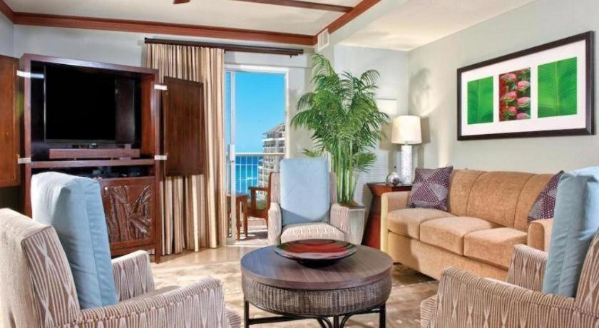 Club Wyndham At Waikiki Walk