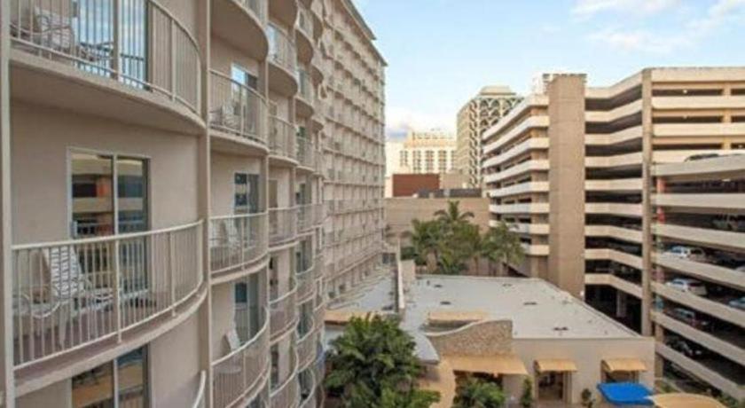 Club Wyndham At Waikiki Walk Hotel